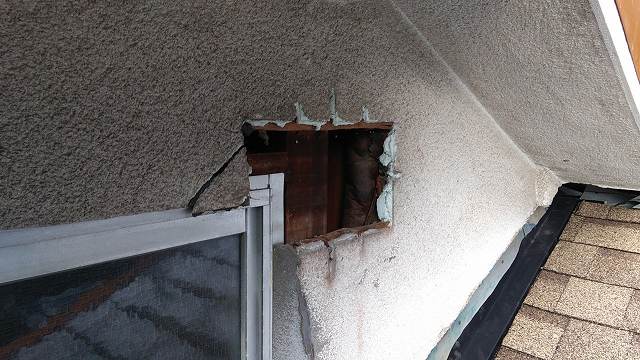 神戸市灘区で換気口のかざり窓の撤去＆修繕作業